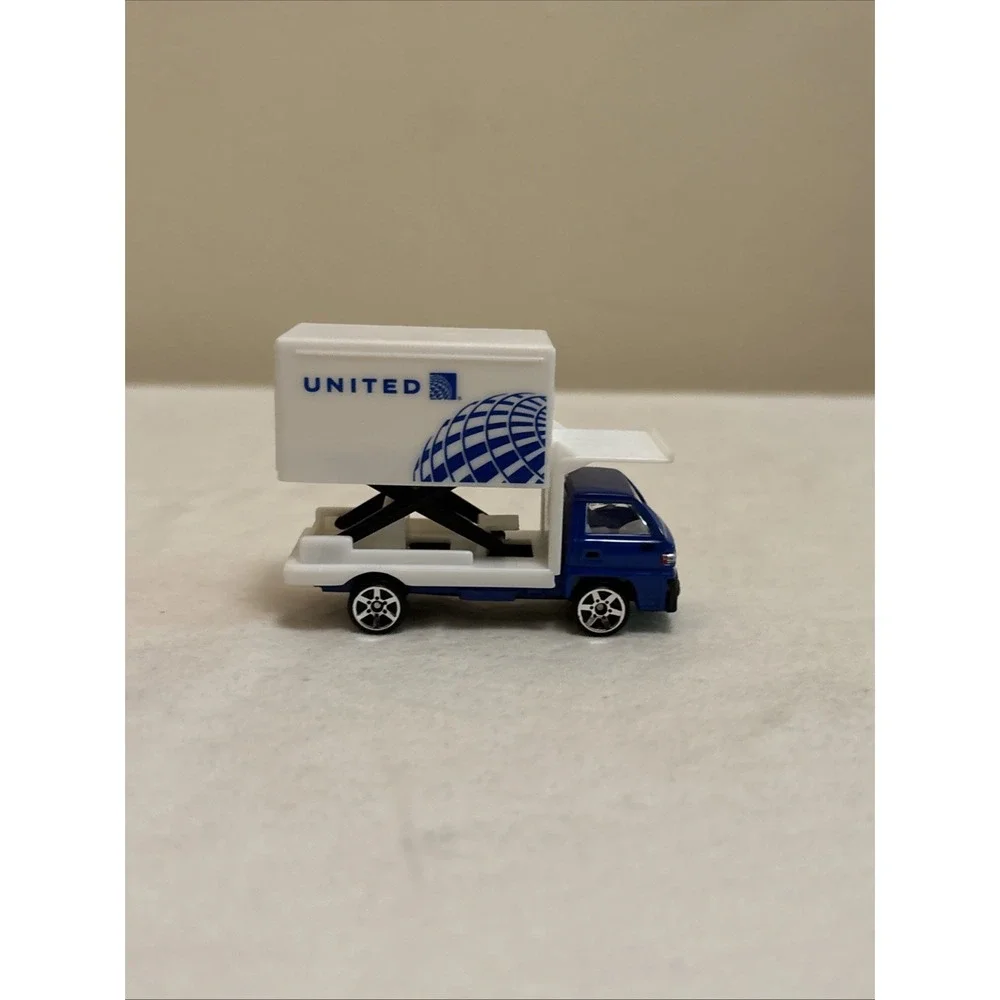 Realtoy Airport Vehicle Lot Boeing United Southwest American Airlines Diecast